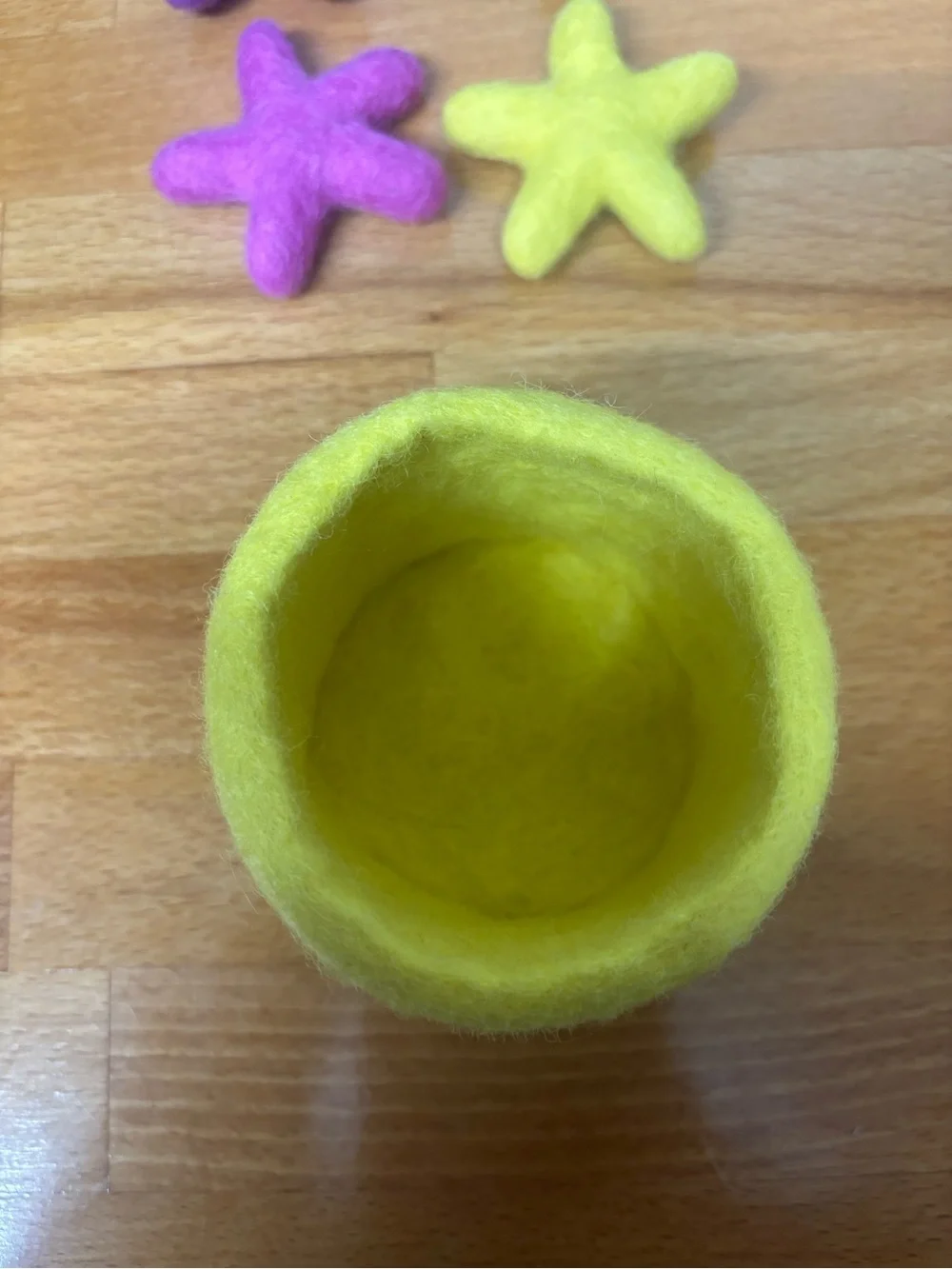 Lovevery Felt Starfish Sorting Set Montessori Toy with Bowl – 7 Piece Set